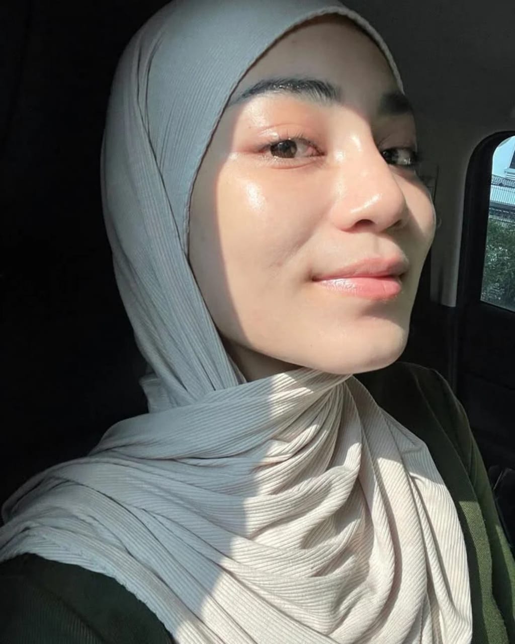 سيروم 5 في 1 لتفتيح البشرة والتخلص من التجاعيد، التصبغات و البقع الداكنة